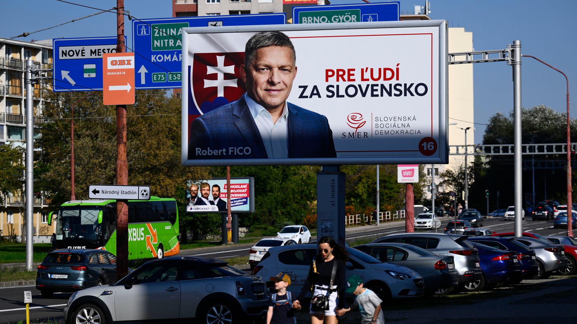 Slowakei - Partei von Ex-Ministerpräsident Fico gewinnt Parlamentswahl nach Wahlkampf mit pro-russischen Haltungen