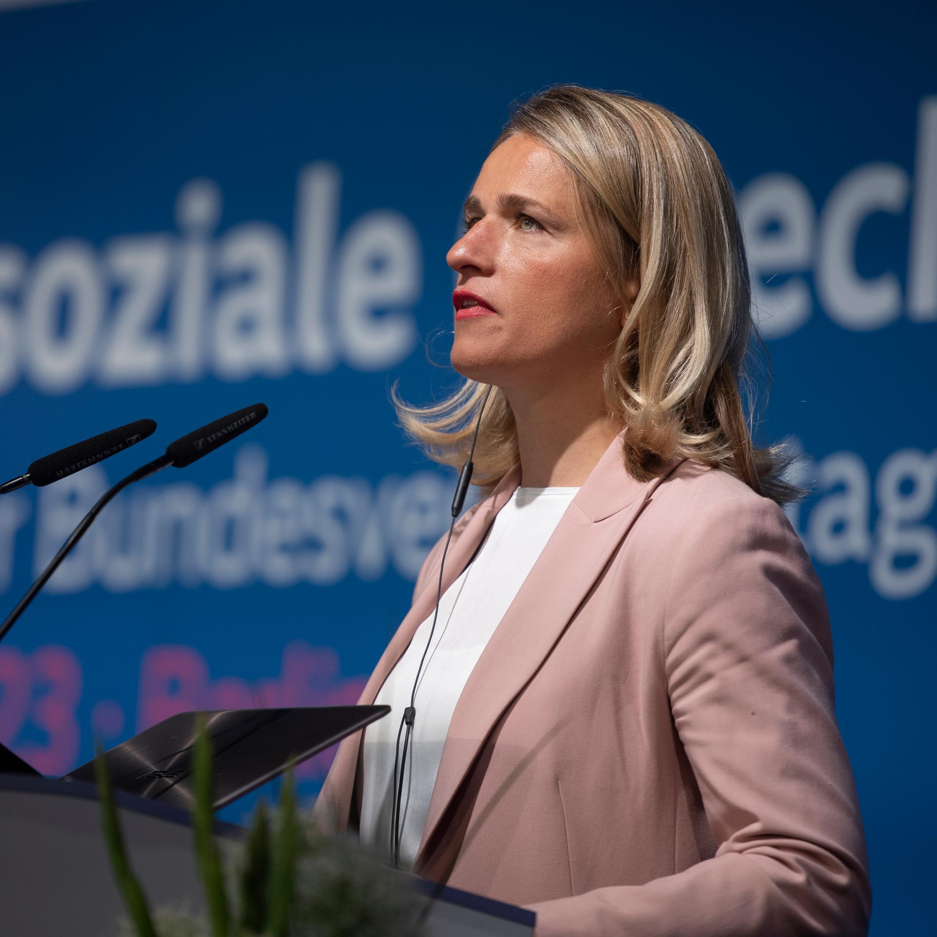 Verena Bentele, Präsidentin vom VdK, spricht beim 19. Ordentlichen Bundesverbandstag des Sozialverband VdK.