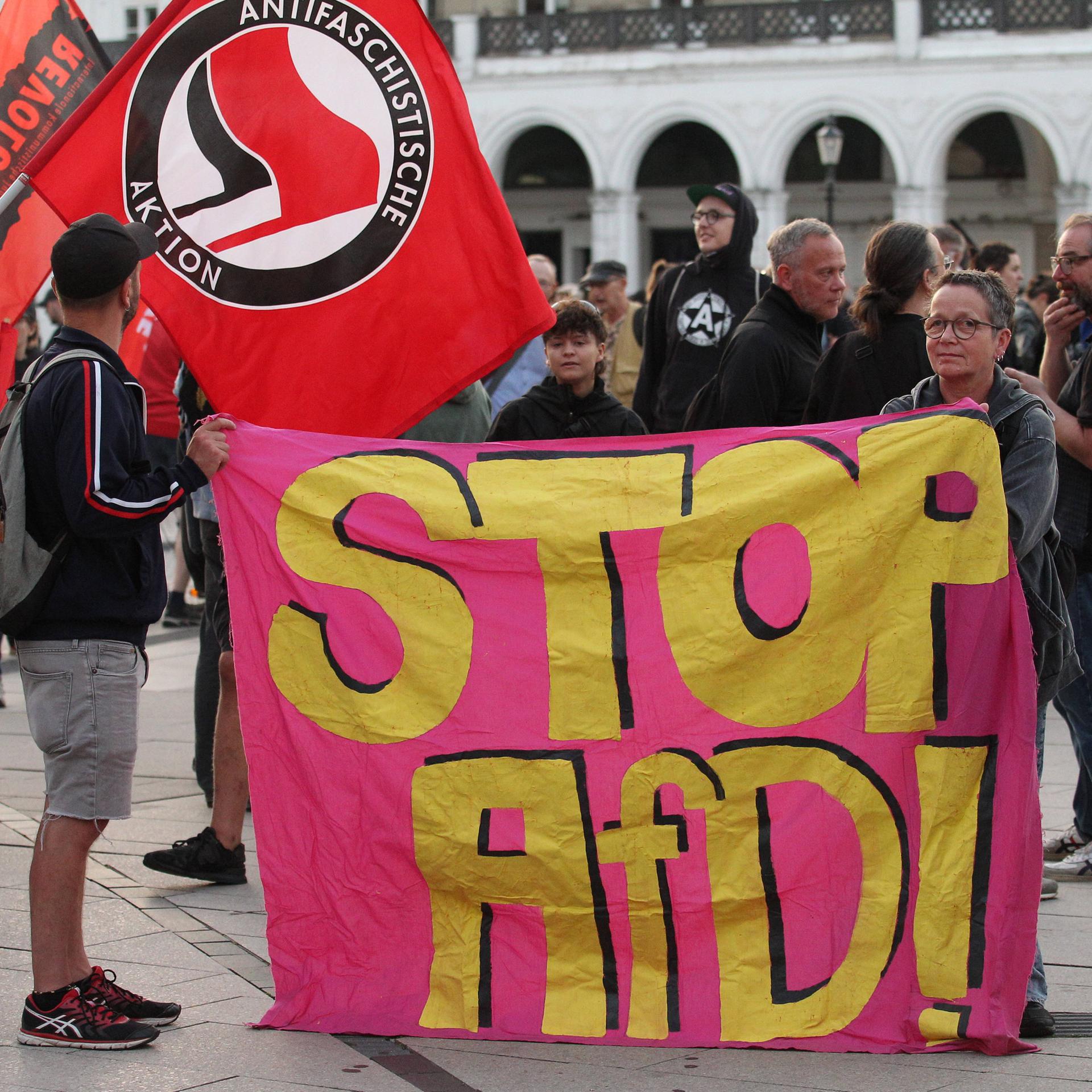 Buch „Angriff auf Deutschland“ – Wie der Aufstieg der AfD das Land bedroht