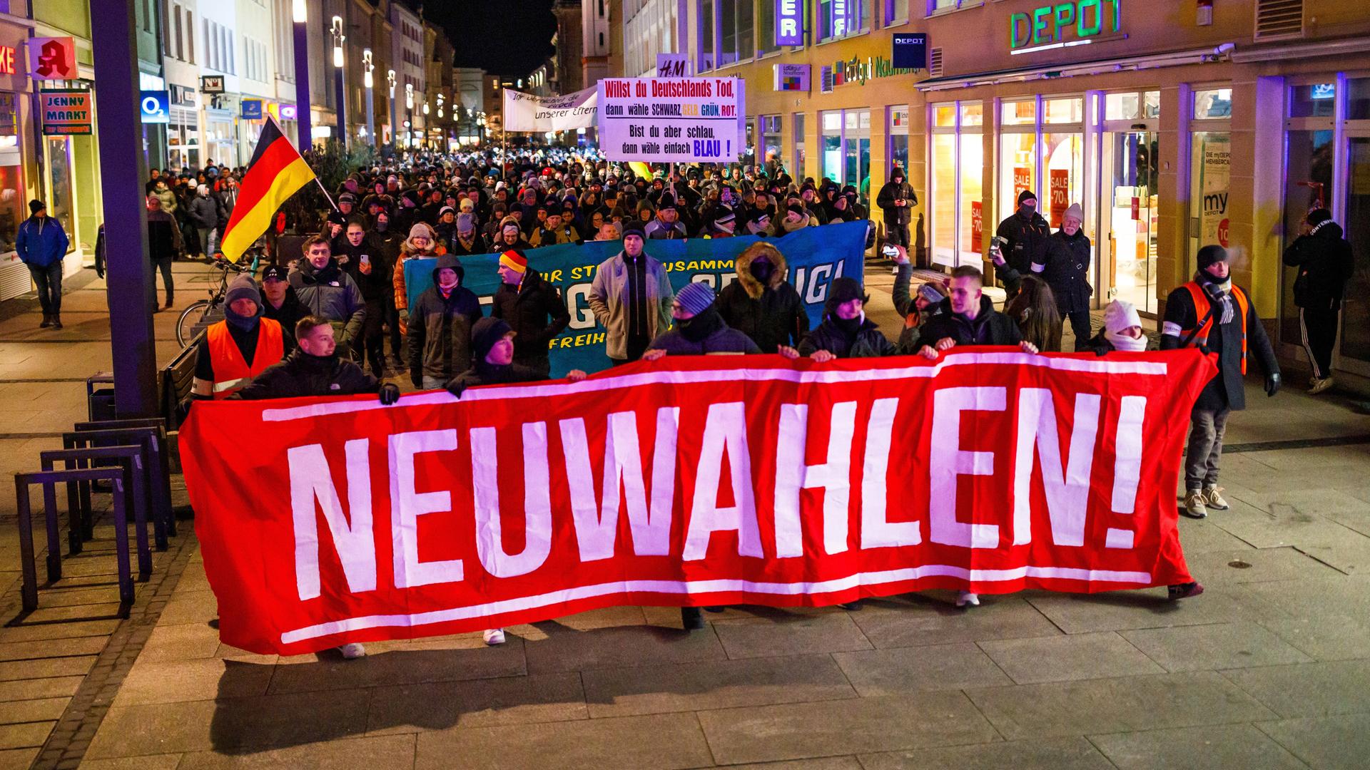 Demonstration des Vereins "Zukunft Heimat" in Cottbus.