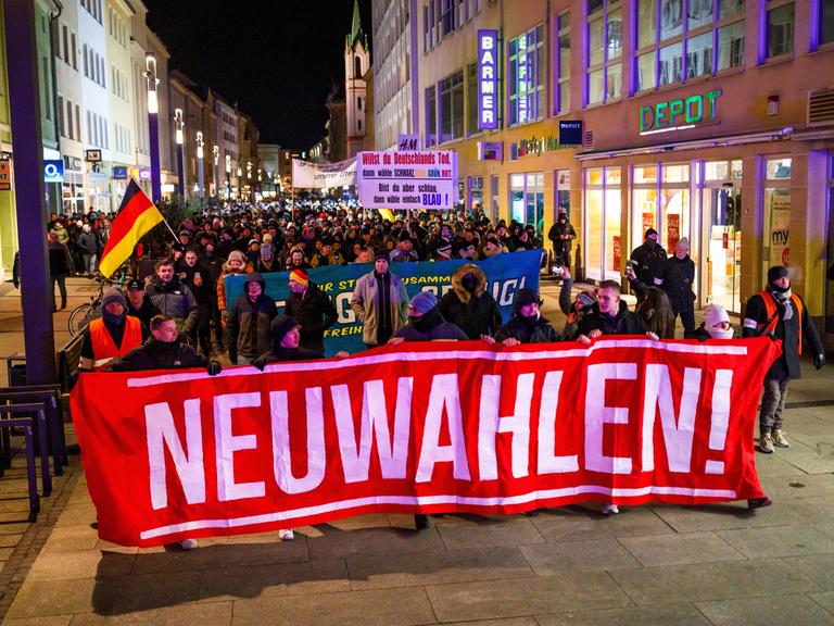 Demonstration des Vereins "Zukunft Heimat" in Cottbus.