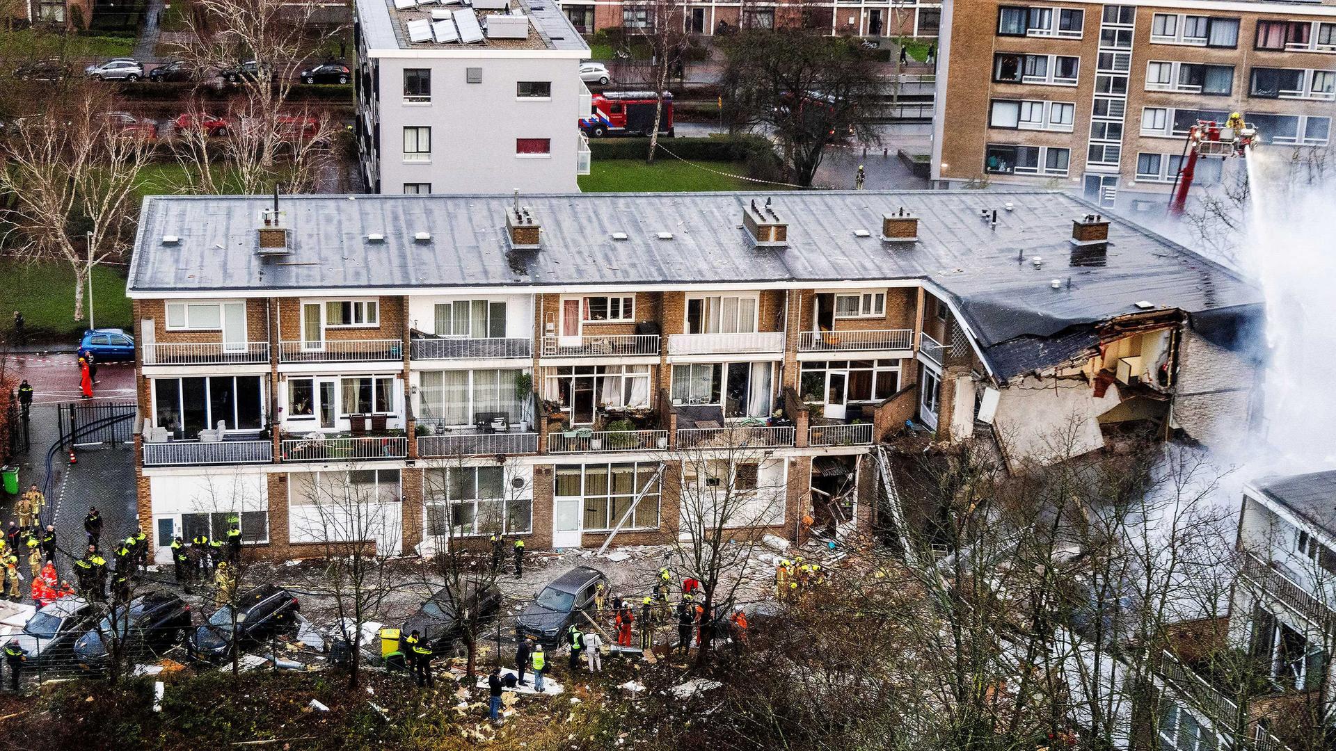 Ein Blick aus der Vogelperspektive auf ein zerstörtes Wohnhaus in Den Haag.