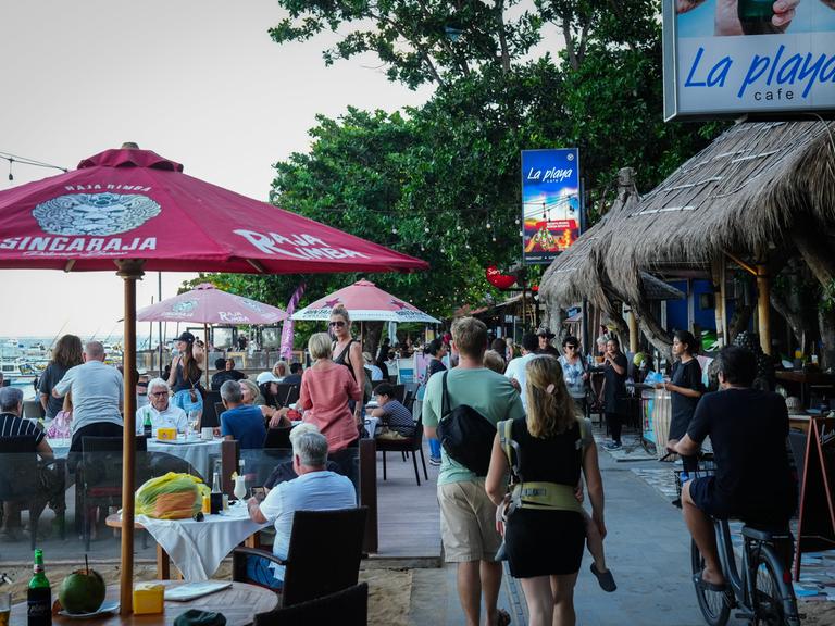 Touristen in Bali.