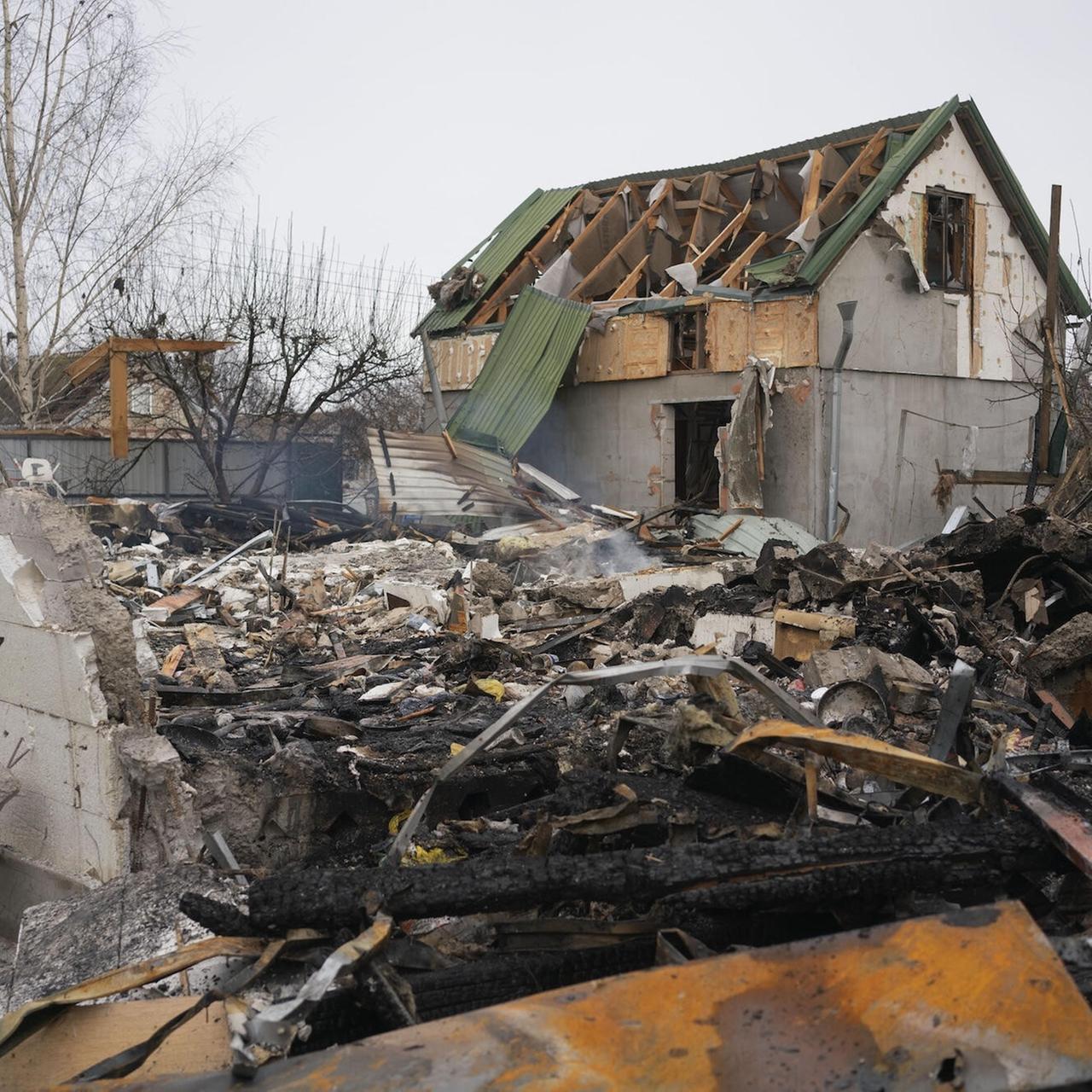 Ein völlig zerstörtes Wohnhaus in der Region Saporischschja