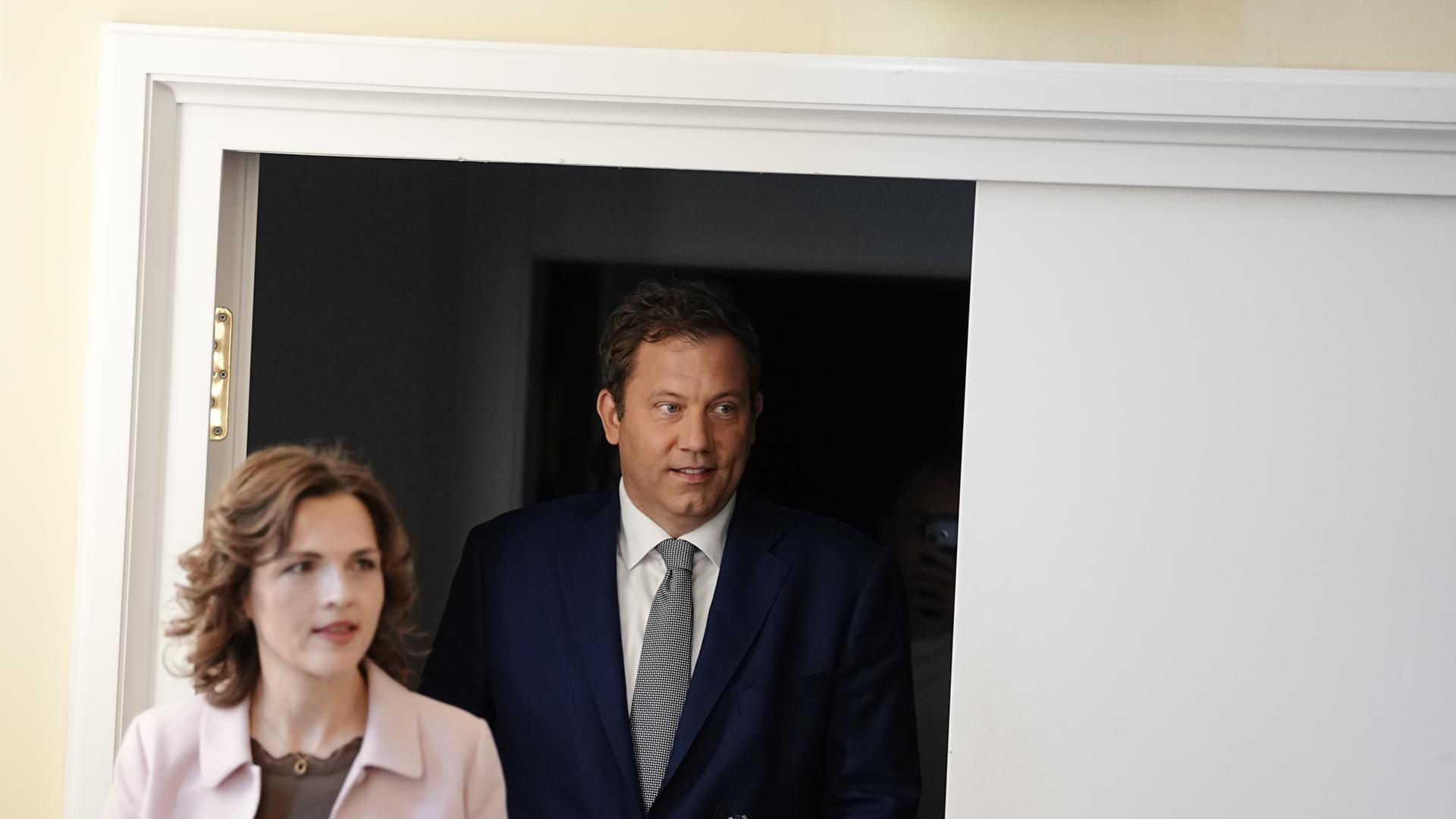Lars Klingbeil (SPD) und Elisabeth Kaiser kommen zum Branchendialog Ost "Start-ups und Scale ups" in seinem Ministerium. 