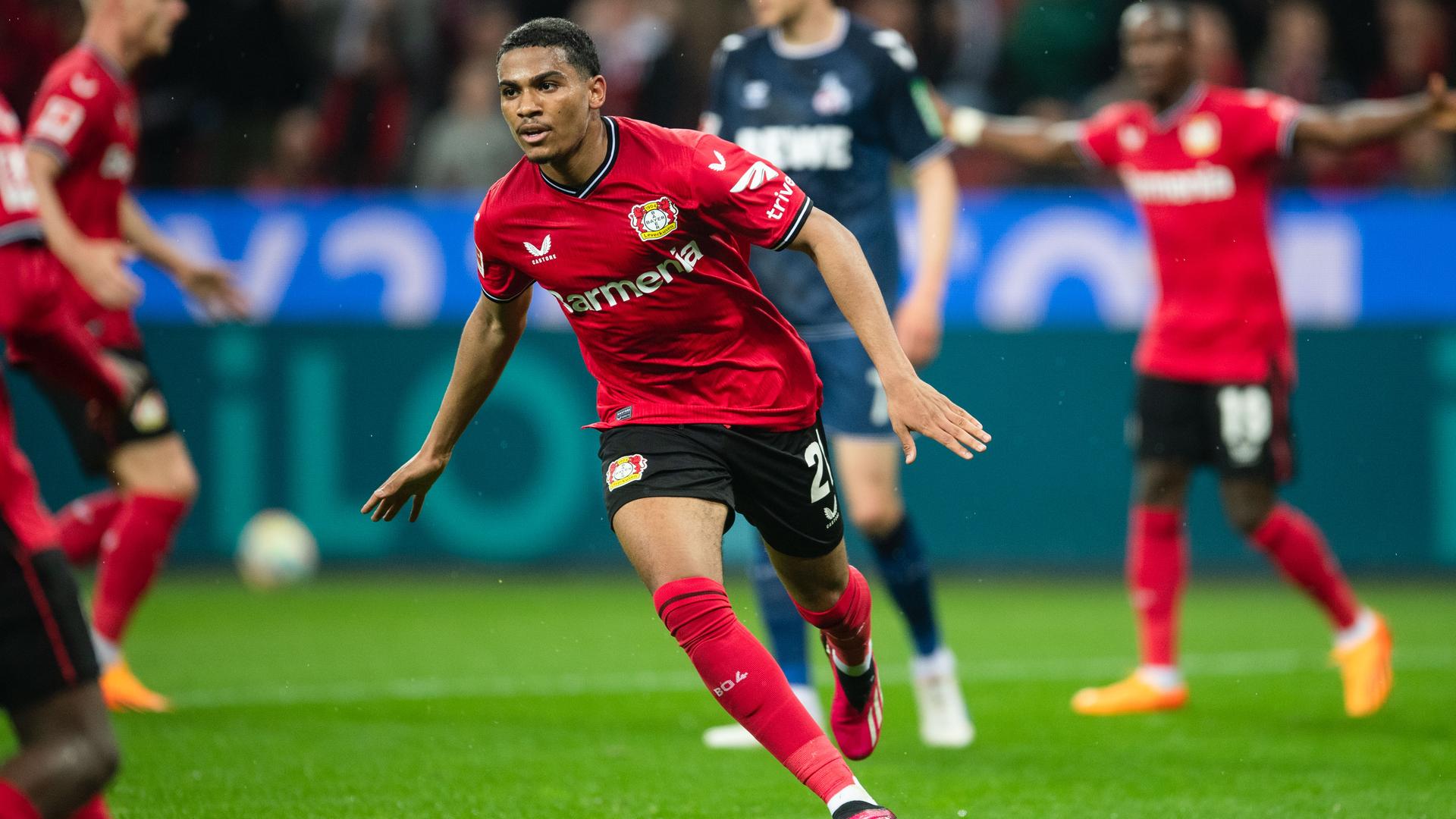 Leverkusens Amine Adli läuft nach seinem Tor übers Spielfeld. Leverkusens Amine Adli läuft nach seinem Tor übers Spielfeld.