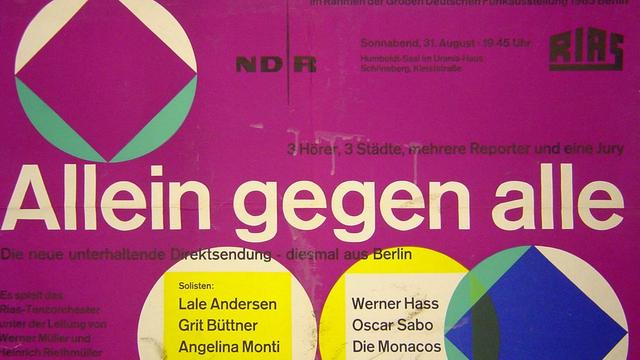 1963, RIAS-Plakat "Allein gegen alle - die neue unterhaltende Direktsendung, diesmal aus Berlin"
