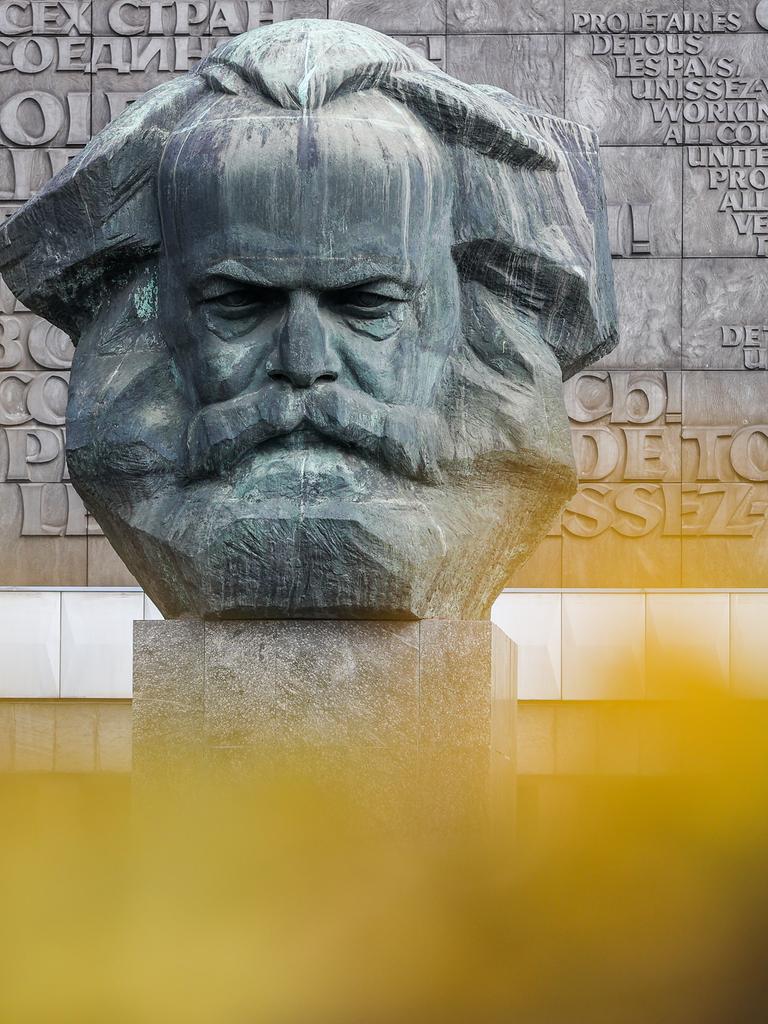 Das im Volksmund nur als "Nischl" bezeichnete Karl-Marx-Denkmal. 