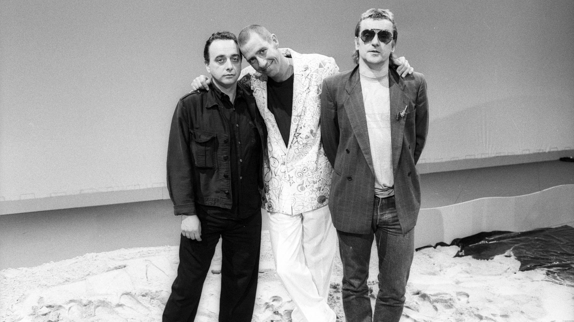 Neue Deutsche Welle, die Band "Trio": Peter Behrens, Stephan Remmler, Kralle Krawinkel, bei einem Auftritt bei "Wetten, dass..? ",1985