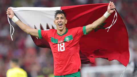 Marokkos Nationalspieler Jawad El Yamiq nach dem Sieg gegen Portugal bei der Fußball-WM in Katar.

