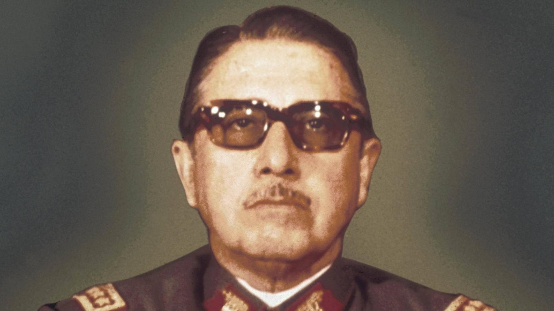 Porträt von Augusto Pinochet