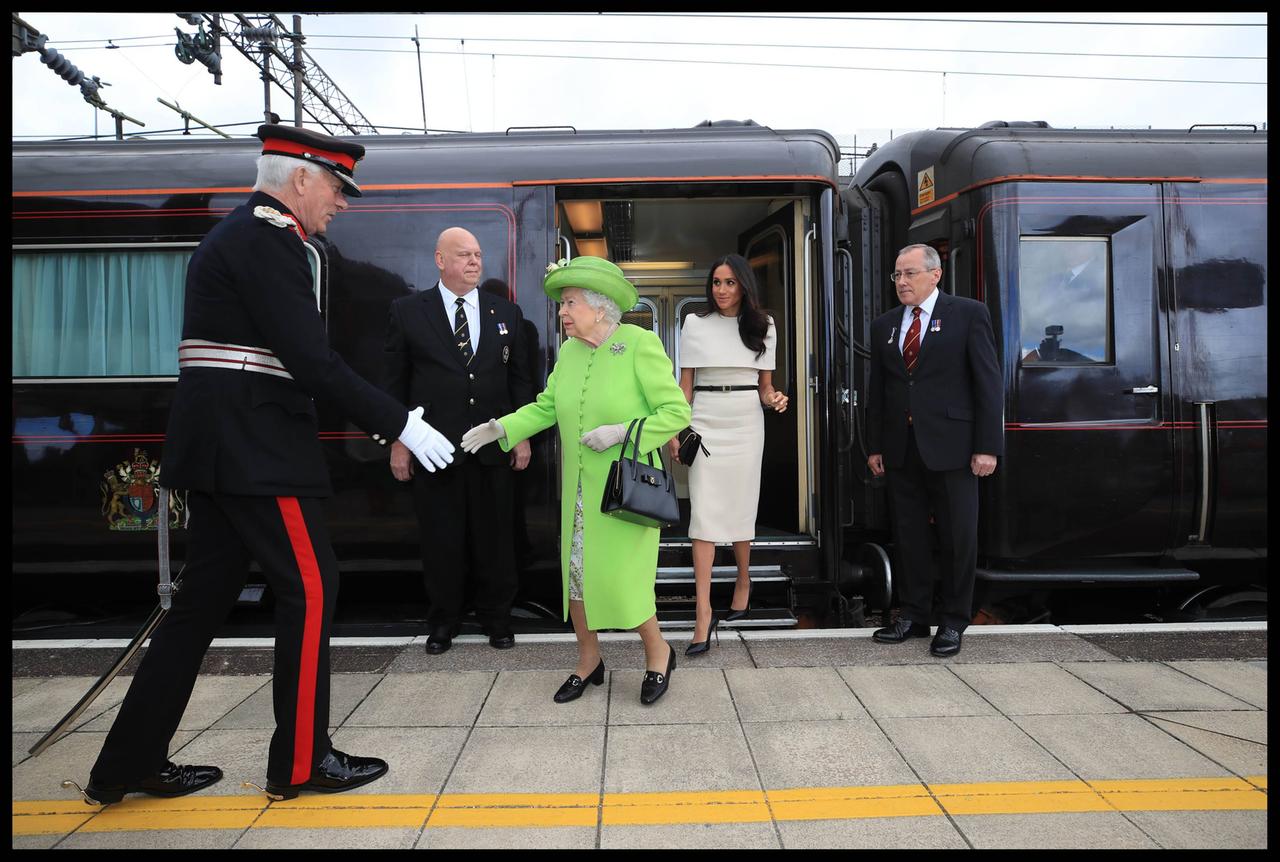 Mit dem Royal Train reist Queen Elizabeth II. wie hier im Sommer 2018 immer noch durch Großbritannien. 