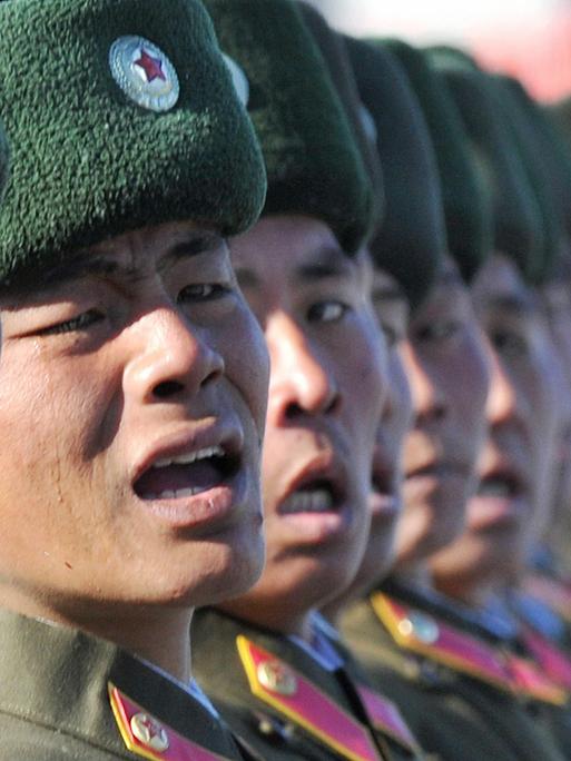 Nordkoreanische Soldaten bei einer Militärparade in Pjöngjang 2012. 