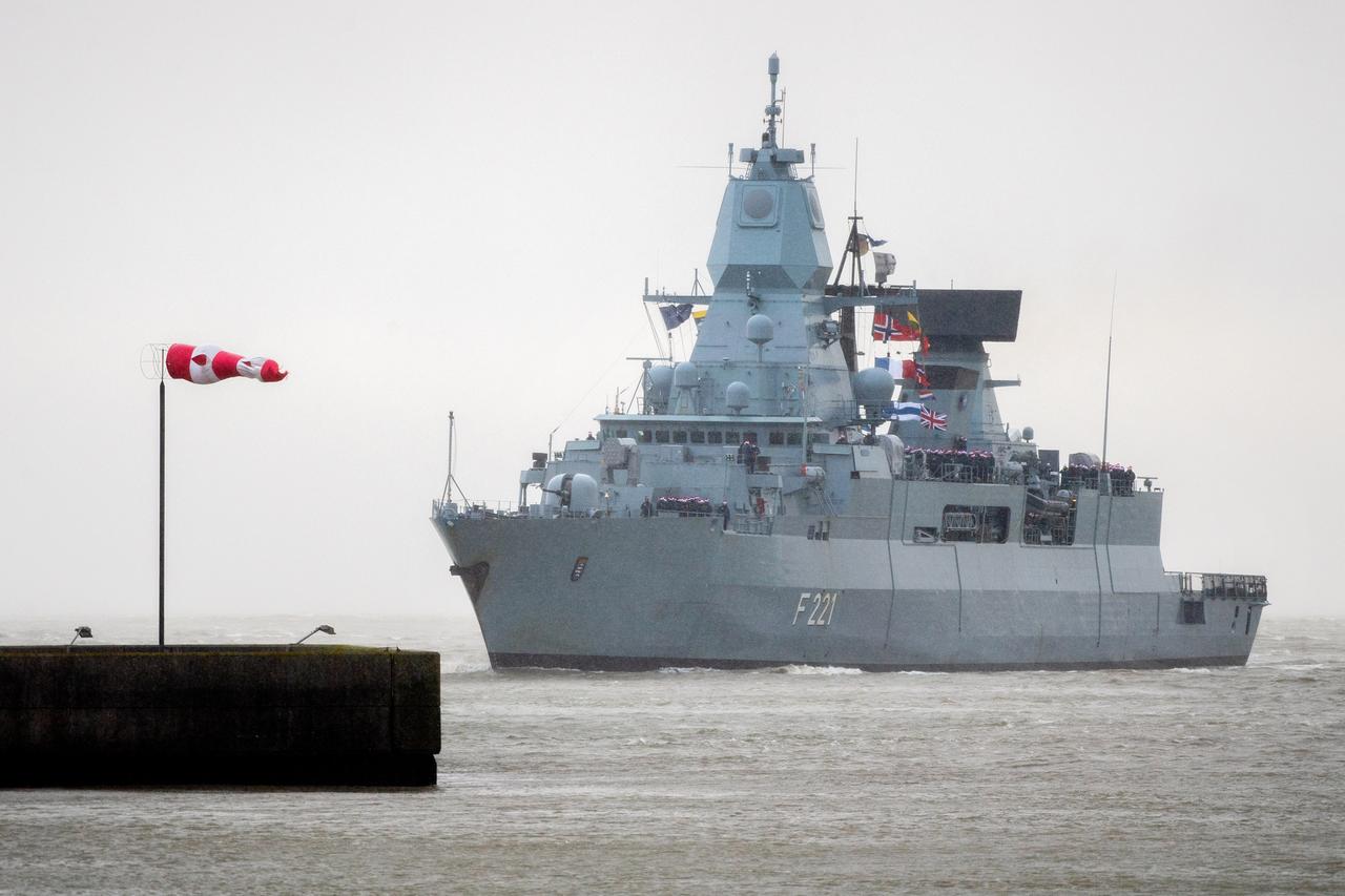 Das Foto zeigt die Fregatte "Hessen" am Marinestützpunkt in Wilhelmshaven. 