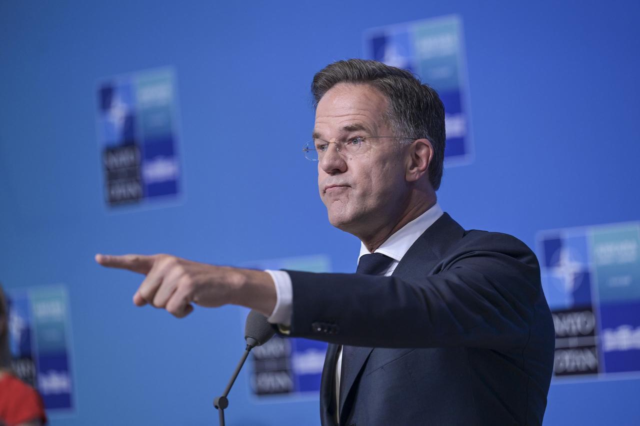 NATO-Generalsekretär Mark Rutte gibt am zweiten Tag des NATO-Gipfels in Ankara (Türkei) vor der Hauptsitzung des Nordatlantikrats eine Presseerklärung ab.