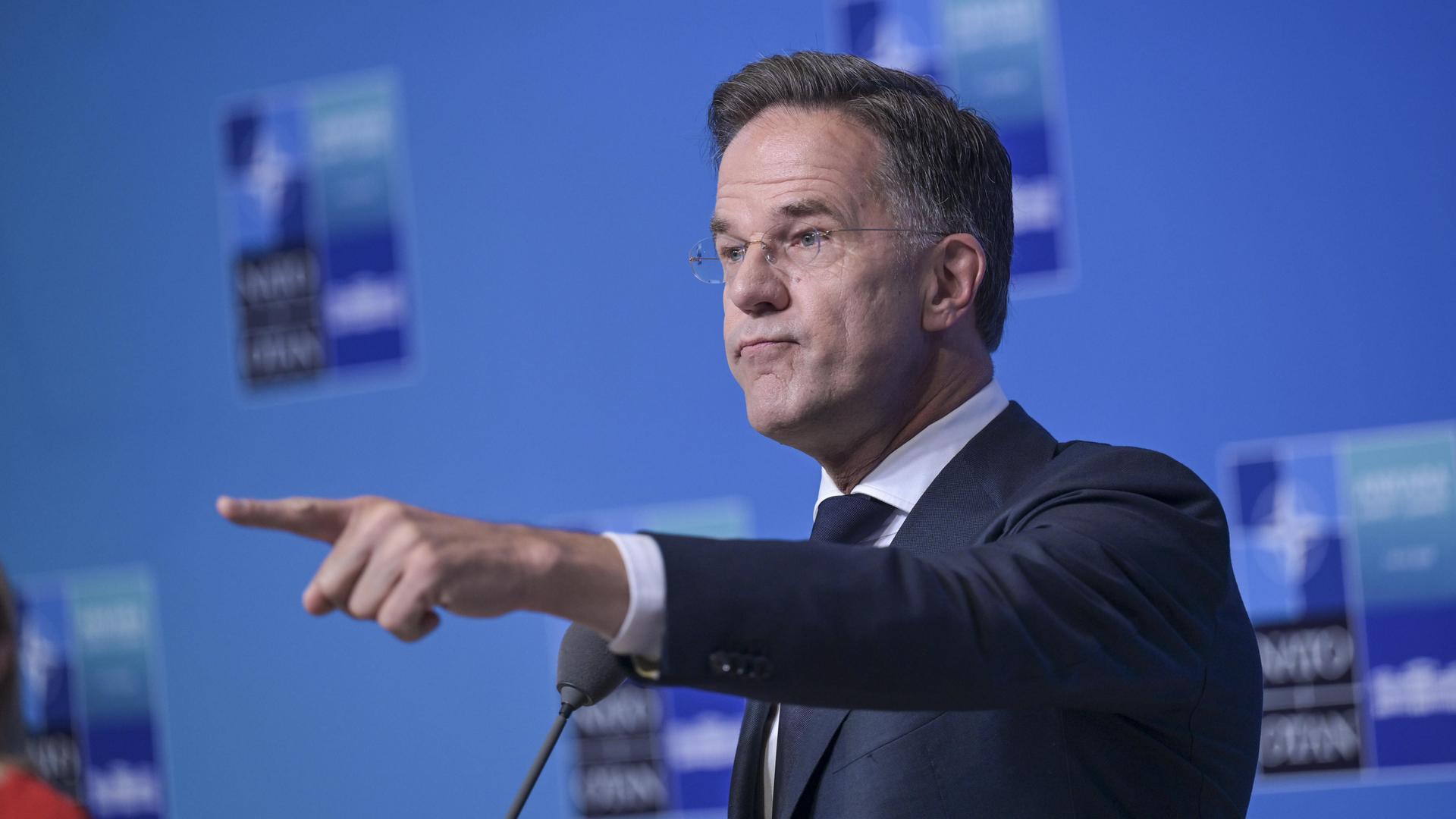 NATO-Generalsekretär Mark Rutte gibt am zweiten Tag des NATO-Gipfels in Ankara (Türkei) vor der Hauptsitzung des Nordatlantikrats eine Presseerklärung ab.