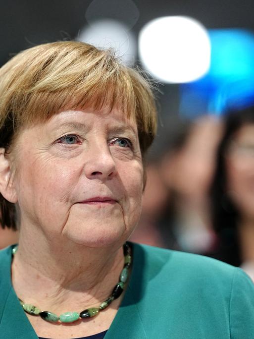 Angela Merkel (CDU), ehemalige Bundeskanzlerin, aufgenommen nach der Rede von Bundeskanzler Merz beim CDU-Bundesparteitag. 