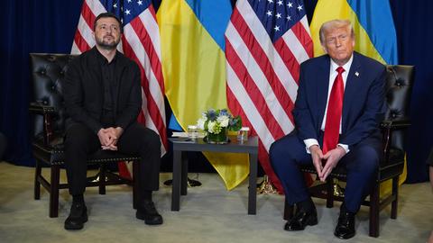 Präsident Donald Trump trifft sich mit dem ukrainischen Präsidenten Wolodymyr Selenskyj am Rande der Generaldebatte der UNO-Vollversammlung in New York. 