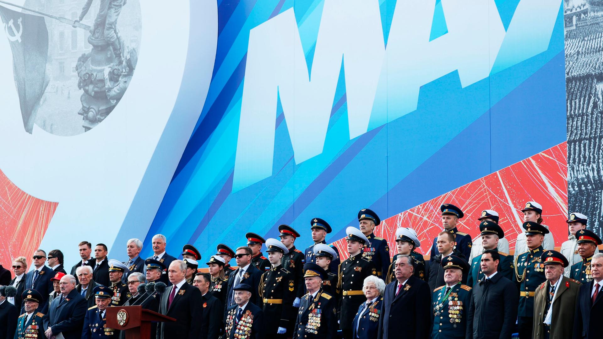 Russland, Moskau: Der russische Präsident Wladimir Putin hält eine Rede während der Militärparade am Tag des Sieges anlässlich des 78. Jahrestages des Endes des Zweiten Weltkrieges auf dem Roten Platz in Moskau.