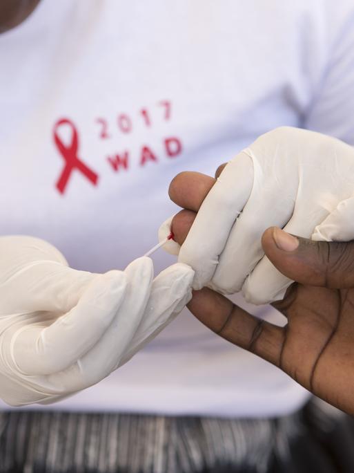 Kostenloser Aids-Test für jede und jeden - am Welt-Aids-Tag in der Hauptstadt Kigali, Ruanda 2017 