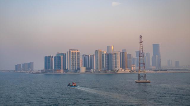 Die Hochhäuser der Skyline von Abu Dhabi