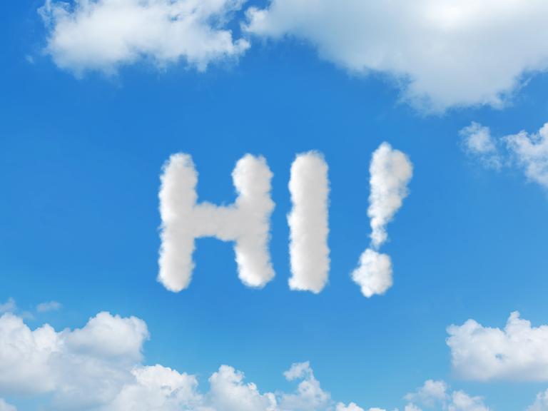 Wolken in Buchstabenform: Hi!