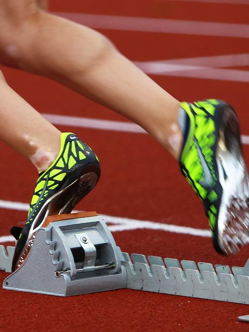 Startblock bei den Leichtathletik-Staatsmeisterschaften in der Leopold Wagner Arena in Klagenfurt, Österreich