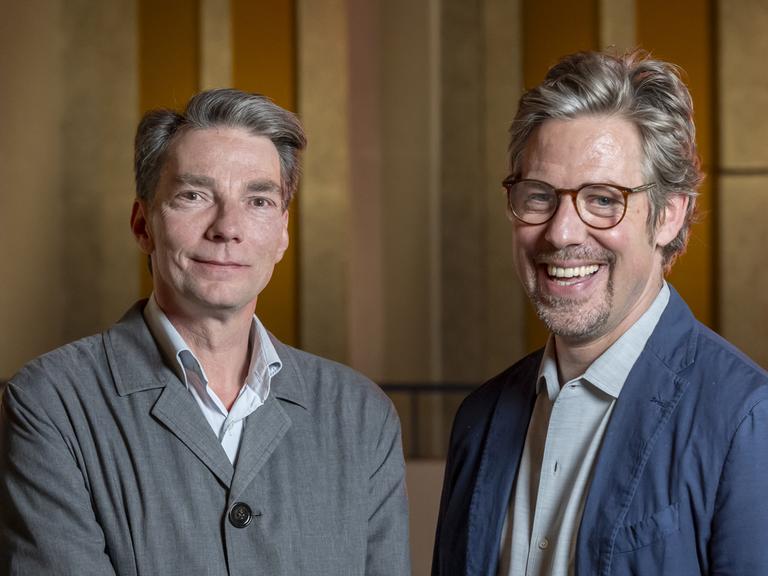 Der Intendant Benedikt von Peter (rechts) stellt den Choreographen Marco Goecke als neuen Balletdirektor am Theater Basel vor. 