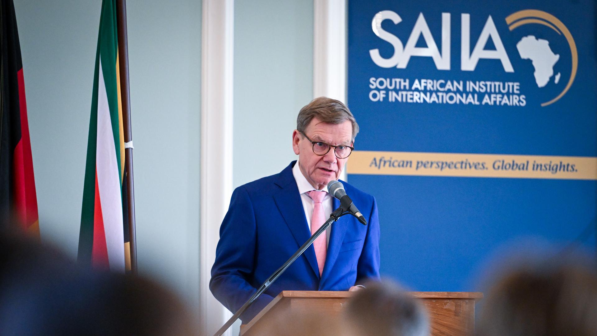 Johannesburg: Bundesaußenminister Johann Wadephul (CDU) spricht in der Witwatersrand Universität bei seinem Besuch im Südafrikanischen Institut für Internationale Angelegenheiten (SAIIA).