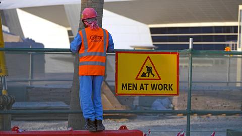 Blick auf eine Baustelle im Aspire-Sport-Park Doha bei Arbeiten vor der WM 2022