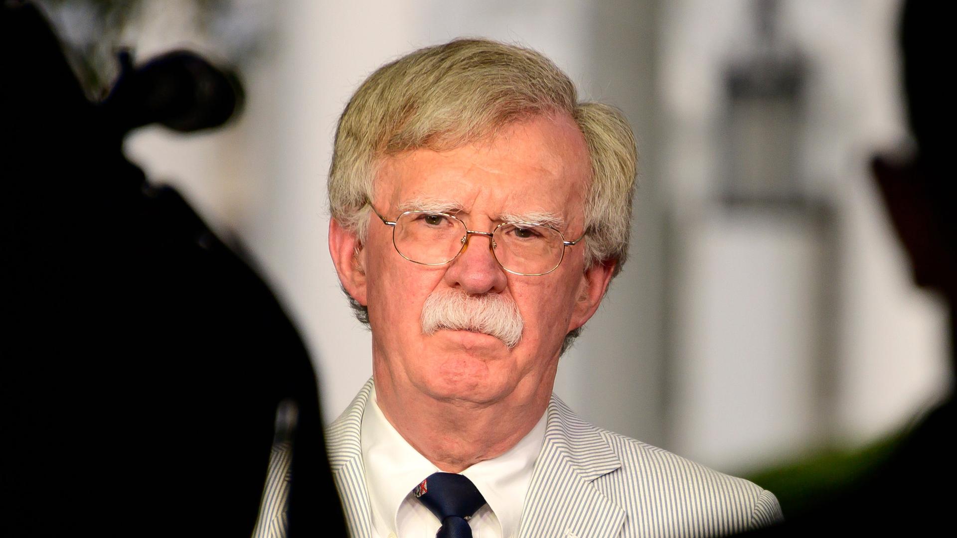Der damalige nationale Sicherheitsberater John R. Bolton bei einem Interview im Weißen Haus in Washington im Juli 2019.