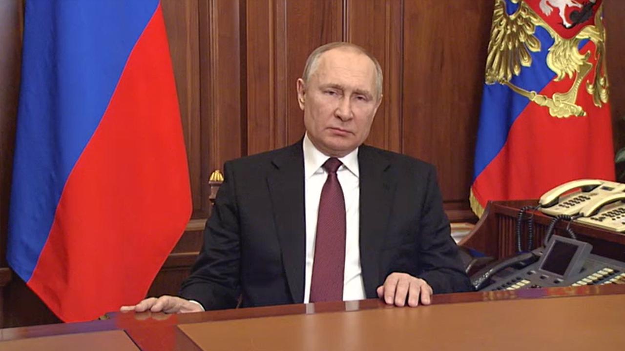 Russlands Präsident Wladimir Putin im russischen Staatsfernsehen.