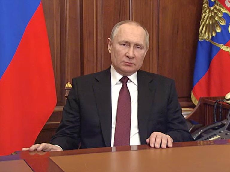 Russlands Präsident Wladimir Putin im russischen Staatsfernsehen.
