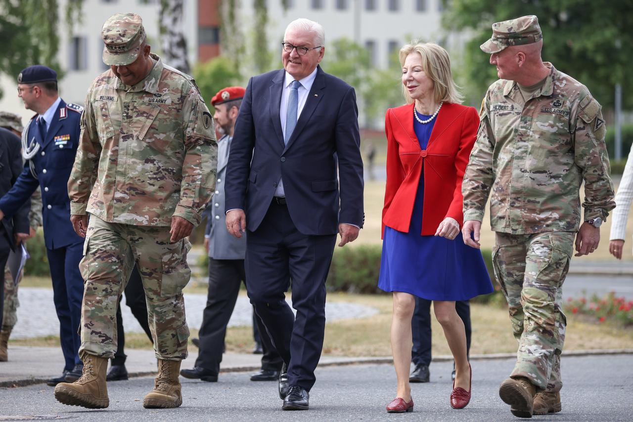 Bundespräsident besucht US-Streitkräfte in Grafenwöhr