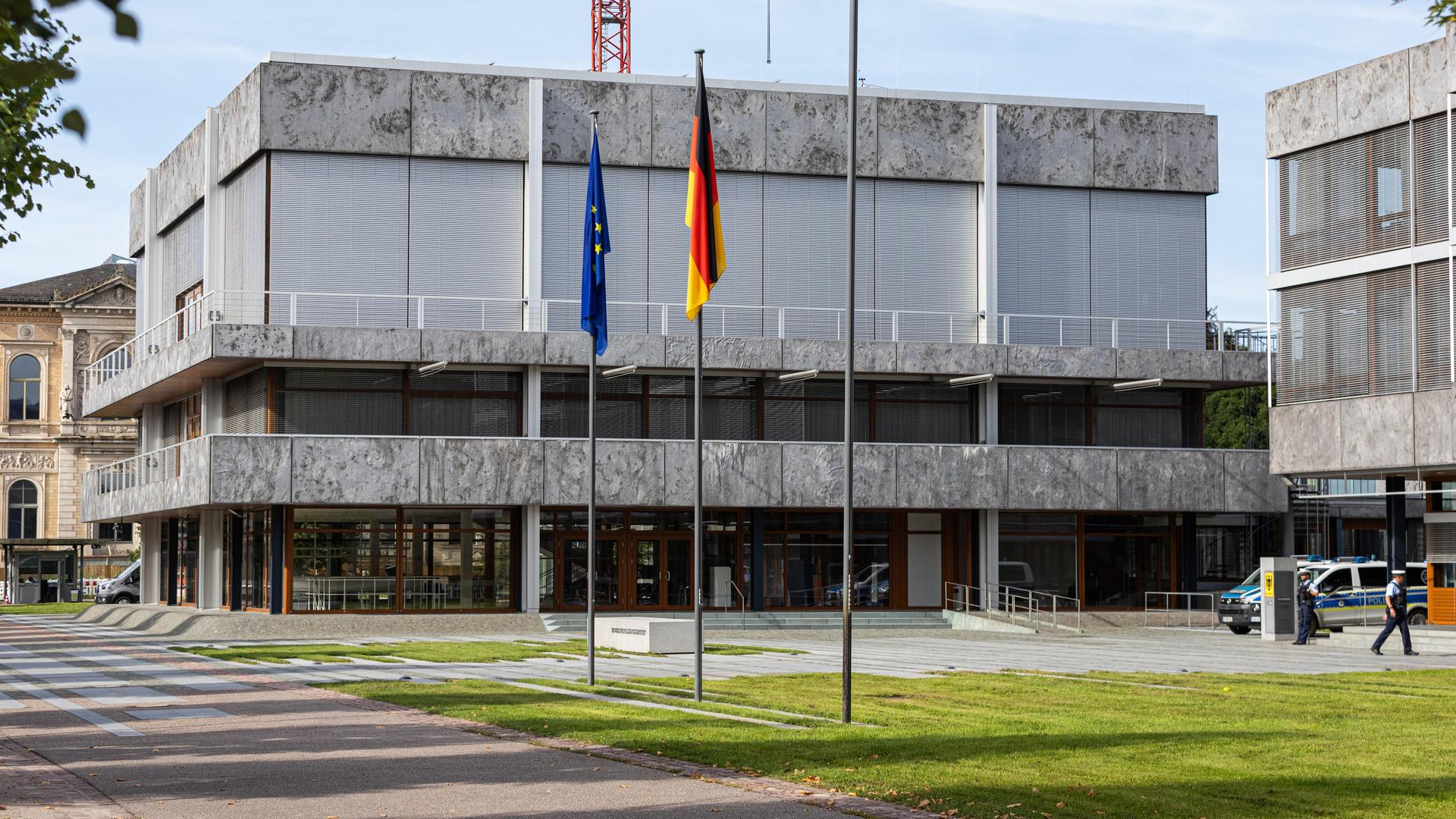 Außenaufnahme des Bundesverfassungsgerichts in Karlsruhe. Außenaufnahme des Bundesverfassungsgerichts in Karlsruhe.