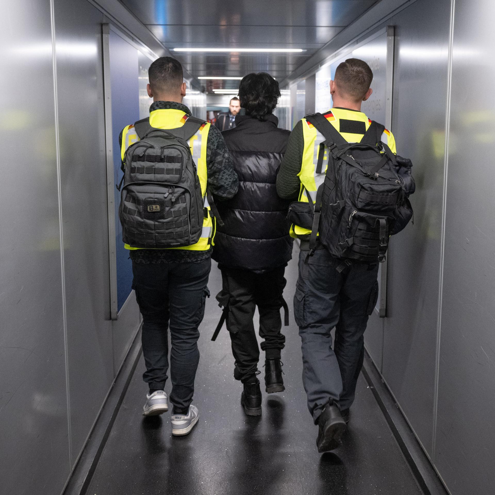 cover of episode "Zurückweisung" - Was der verschärfte Migrations-Diskurs mit Betroffenen macht