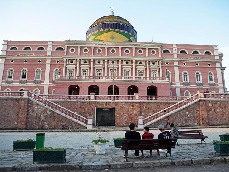 Teatro Amazonas, Opernhaus am Platz Praça São Sebastião, Manaus, Bundesstaat Amazonas, Brasilien, Südamerika