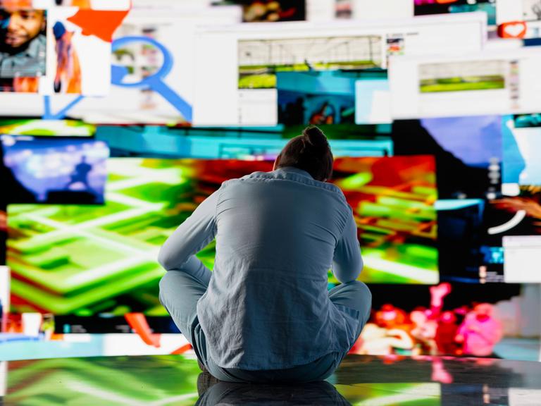 Digitale Medien können Nutzer mit ihrer Informationsflut leicht überfordern