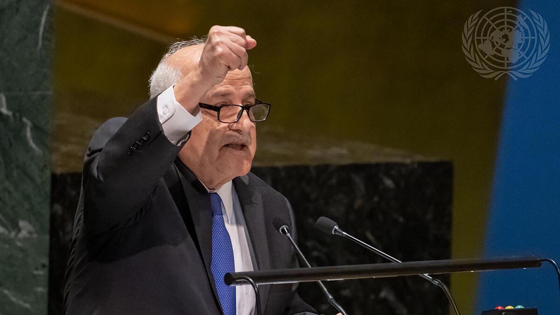 Zu sehen ist Riad Mansur, palästinensischer Botschafter bei den Vereinten Nationen. Er spricht auf der Generalversammlung am 10. Mai 2024. Zu sehen ist Riad Mansur, palästinensischer Botschafter bei den Vereinten Nationen. Er spricht auf der Generalversammlung am 10. Mai 2024.