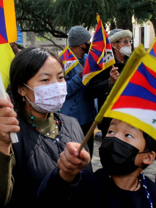 Tibeter protestieren in Neu-Dehli gegen die Olympischen Spiele in Peking. 