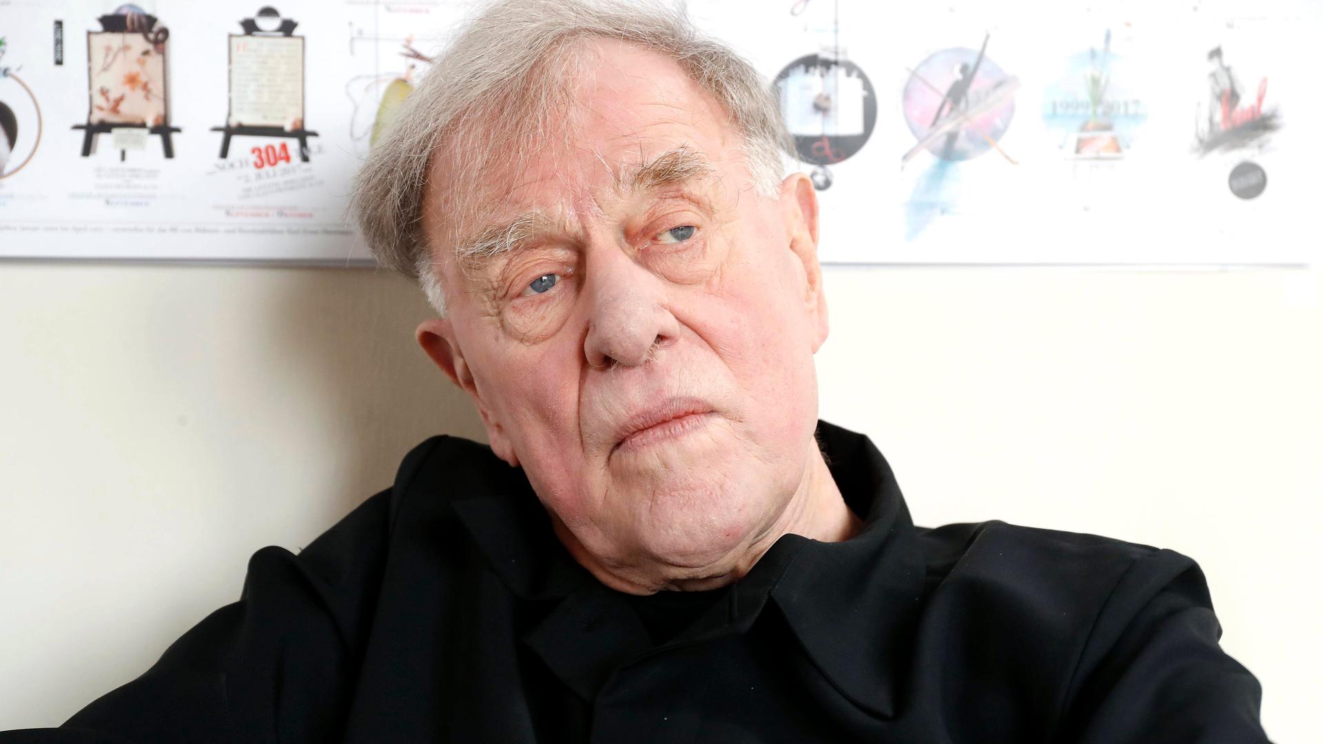 Claus Peymann im Jahr 2017 vor seinem Abschied als Intendant des Theaters "Berliner Ensemble". Claus Peymann im Jahr 2017 vor seinem Abschied als Intendant des Theaters "Berliner Ensemble".