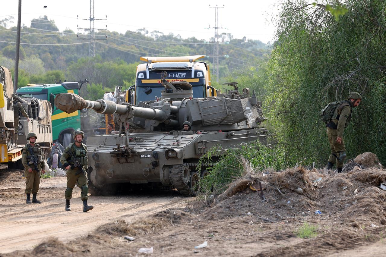 Israelische Truppen versammeln sich an der Grenze zum Gazastreifen