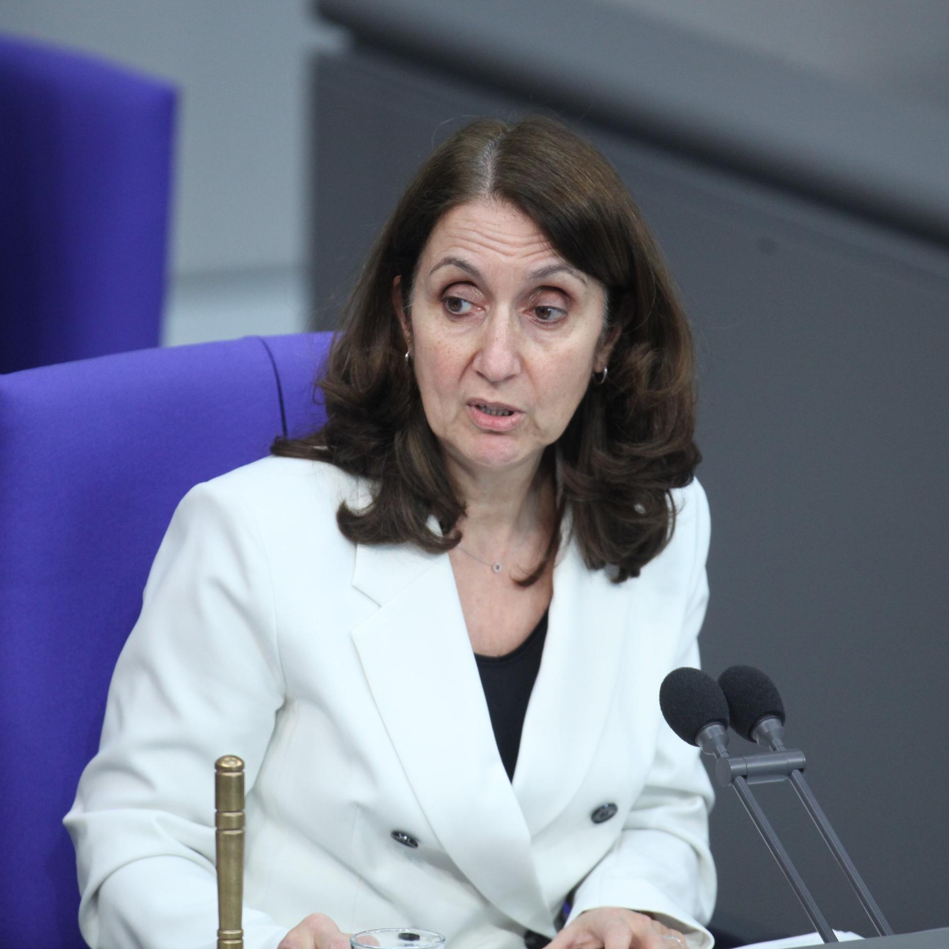 SPD-Politikerin Özoğuz - Sicherheit ohne Stigmatisierung stärken