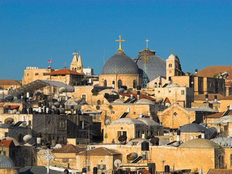 Blick auf Jerusalem - die Grabeskirche im Morgenlicht