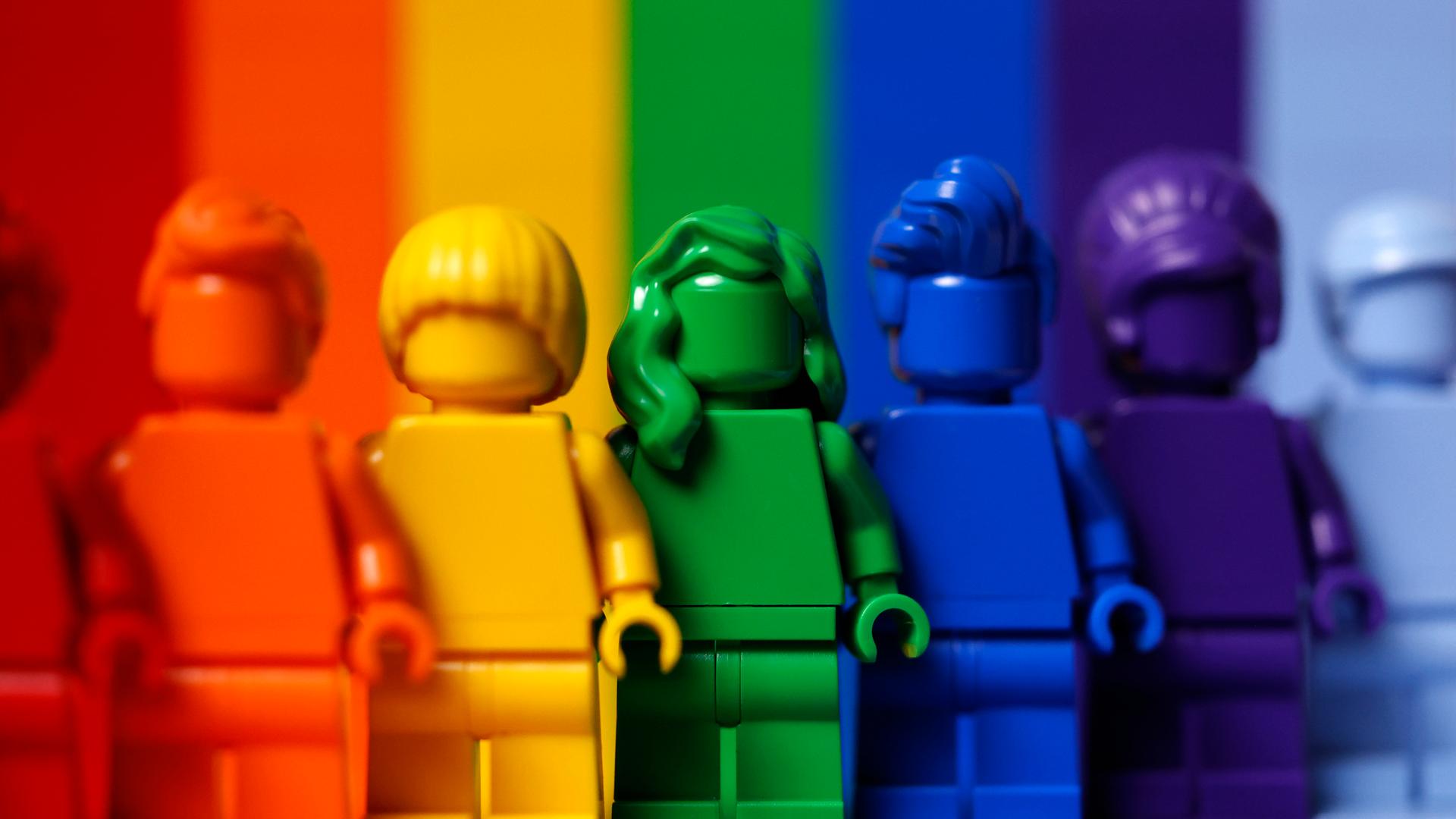 Lego-Set in Regenbogenfarben