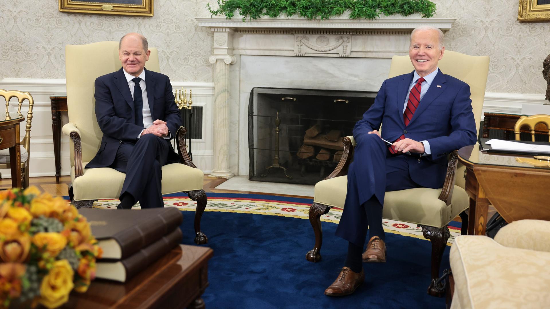 Bundeskanzler Scholz und US-Präsident Biden im Oval Office