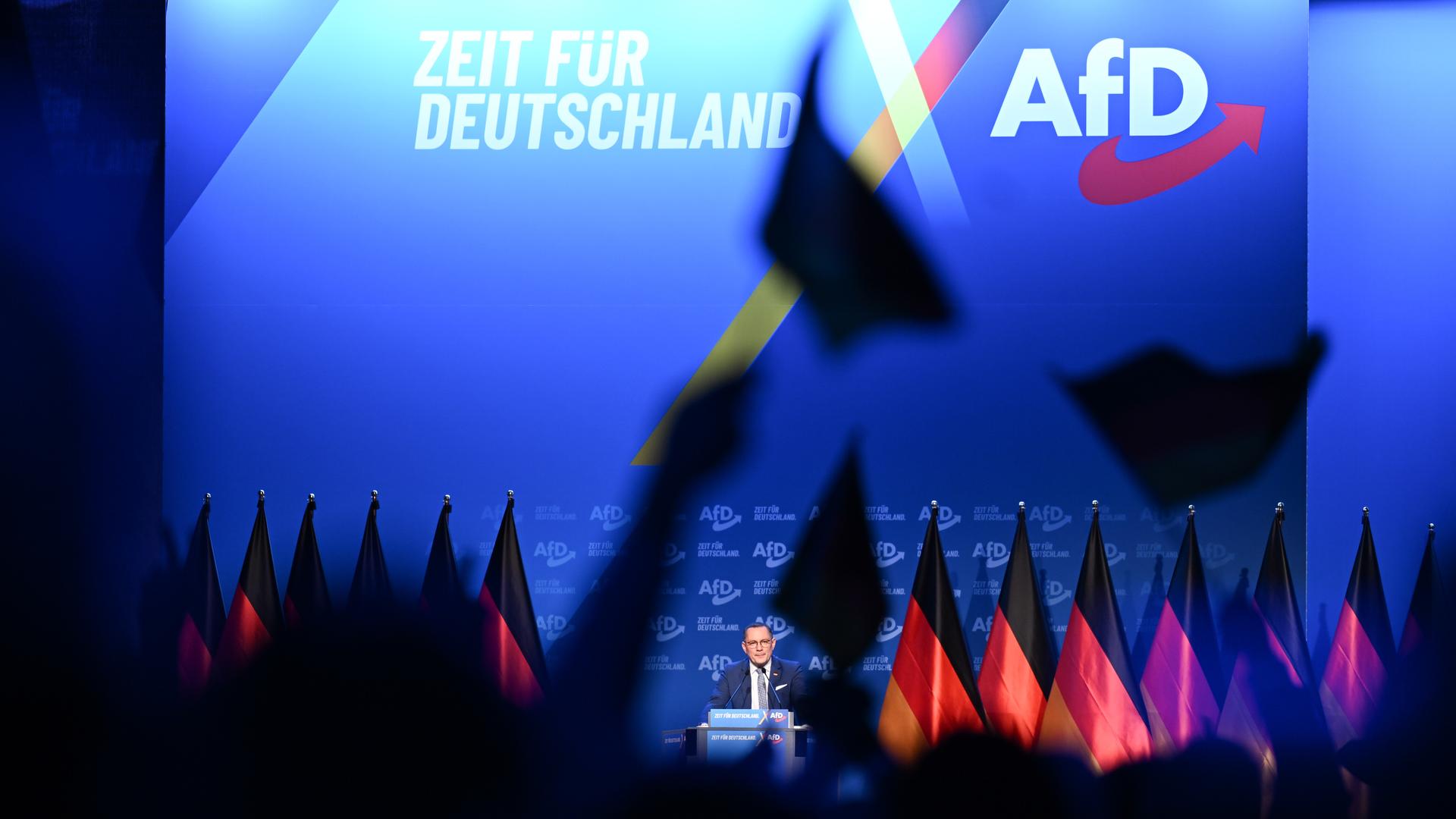 Tino Chrupalla, Bundesvorsitzender der AfD, spricht zum Wahlkampfauftakt der AfD in Halle/Saale. Am 23.02.2025 sind rund 59 Millionen Bundesbürger aufgerufen, einen neuen Bundestag zu wählen.