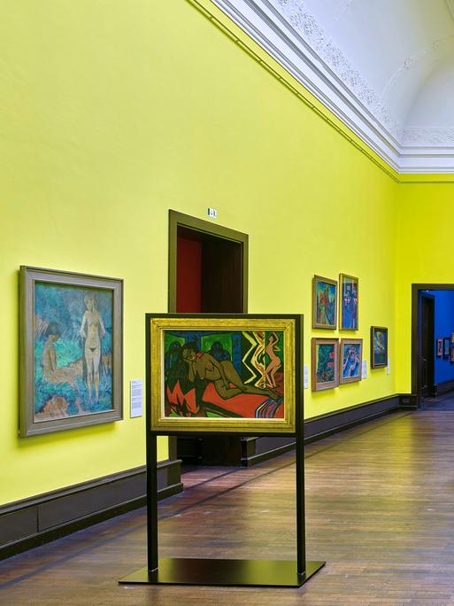 Das Bild "Schlafende Milli" von Ernst Ludwig Kirchner hängt in einer Ausstellung in der Kunsthalle Bremen.