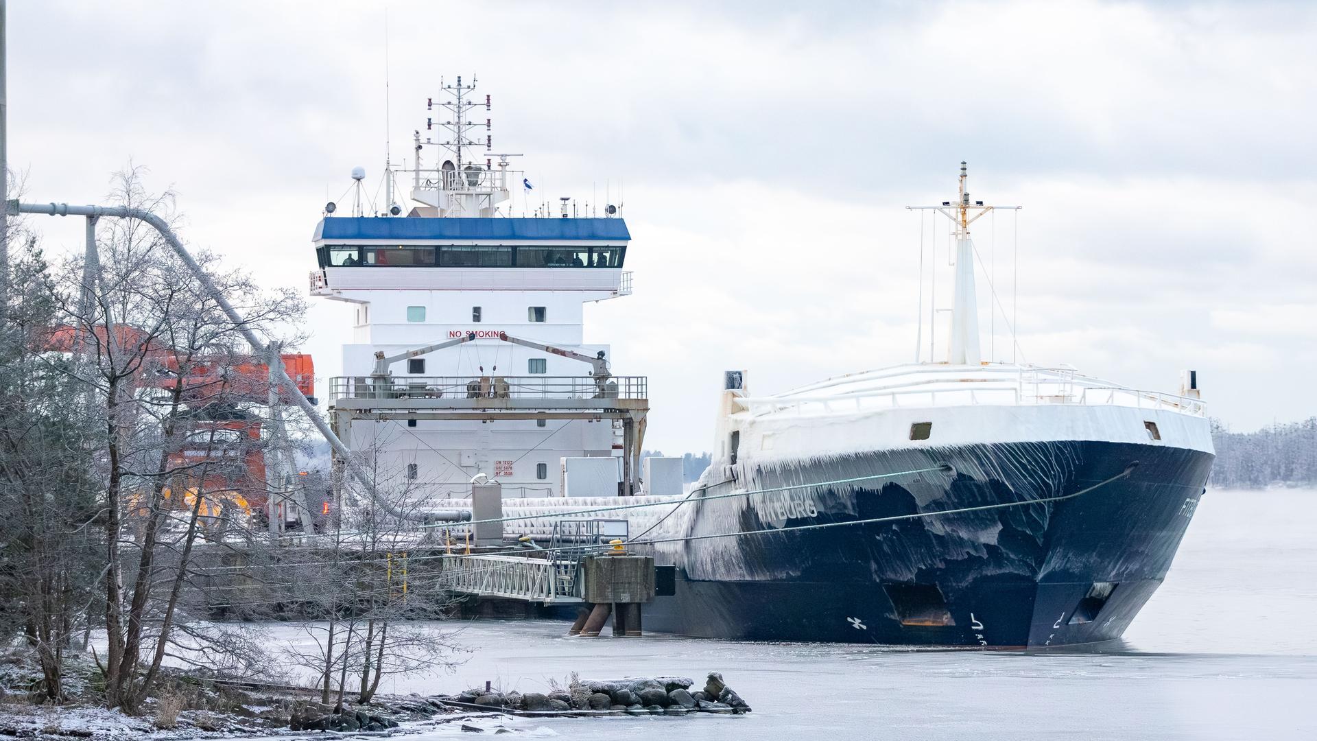 Das beschlagnahmte Schiff Fitburg im Hafen von Kirkkonummi, Finnland Das beschlagnahmte Schiff Fitburg im Hafen von Kirkkonummi, Finnland