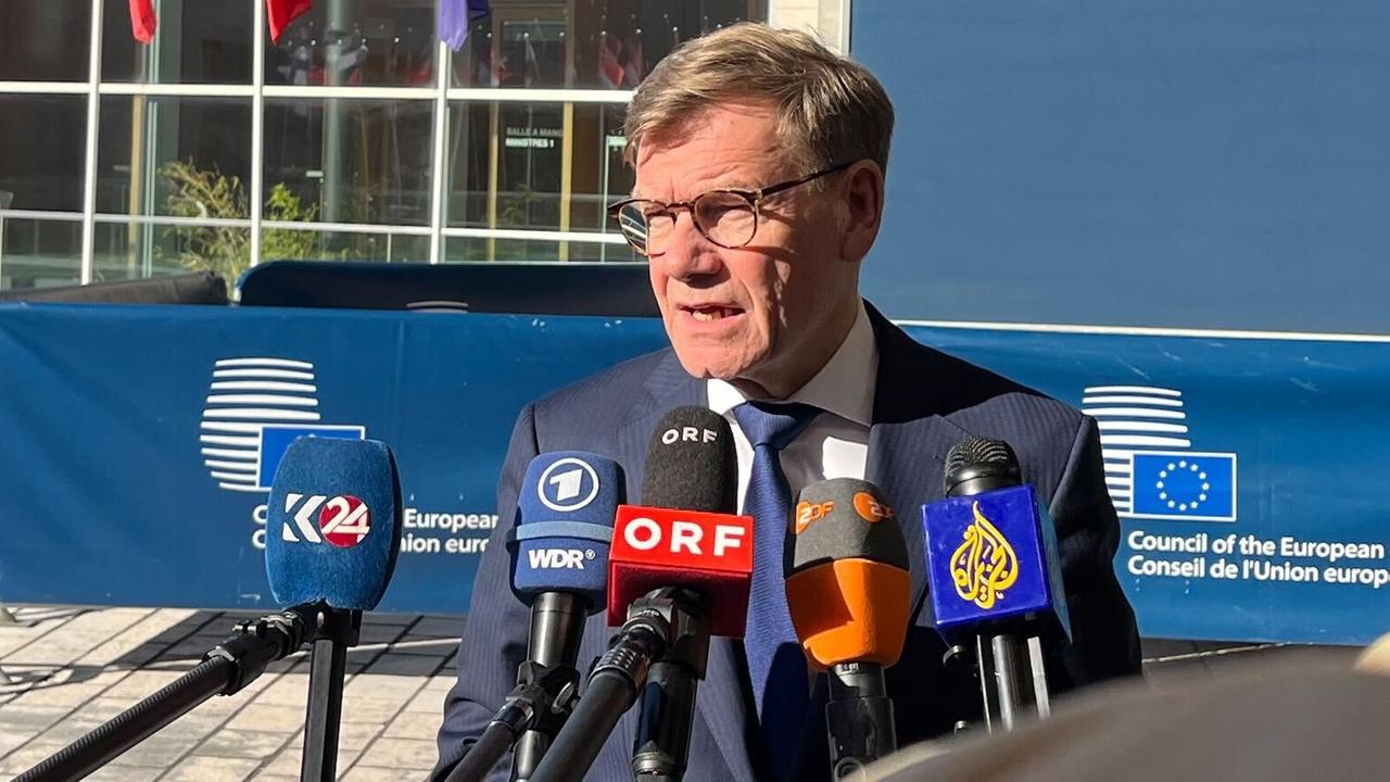 Luxemburg: Bundesaußenminister Johann Wadephul (CDU) spricht zu den Medien vor dem Treffen mit seinen EU-Amtskollegen. Luxemburg: Bundesaußenminister Johann Wadephul (CDU) spricht zu den Medien vor dem Treffen mit seinen EU-Amtskollegen.